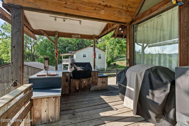 33 Lower Ridgecrest Dr, Clarkson, KY 42726