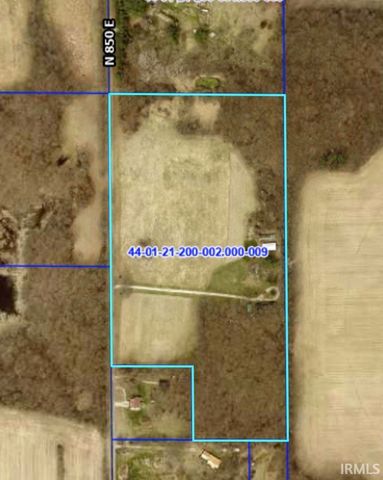 6735 N 850 E, Howe, IN 46746
