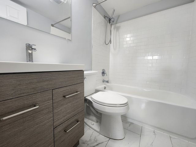1236 Churchill Court 1236, Buffalo Grove, IL 60089
