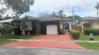 15986 SW 71st Terrace, Miami, FL 33193