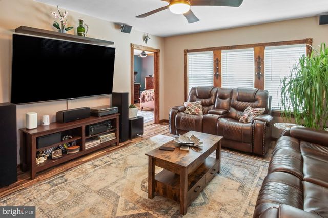 10 S HOOK RD, Pennsville, NJ 08070