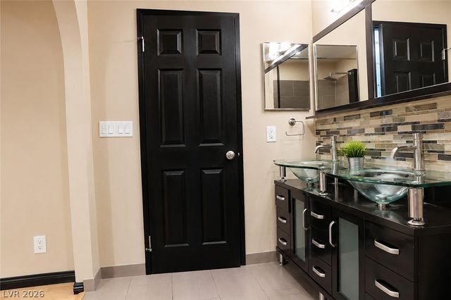 2200 South Fort Apache Road 2032, Las Vegas, NV 89117