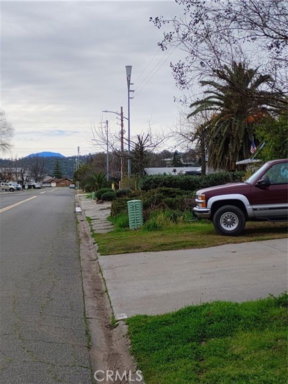 555 Keys Boulevard, Clearlake Oaks, CA 95423