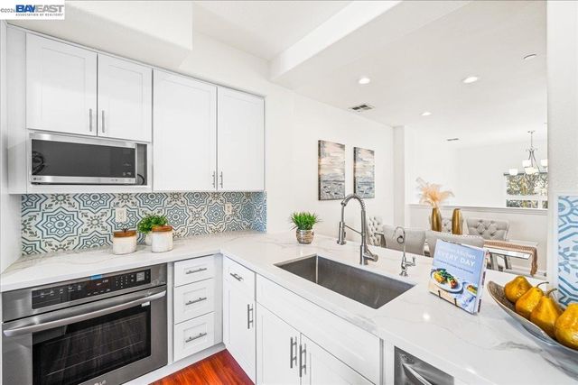 49030 Meadowfaire Cmn, Fremont, CA 94539