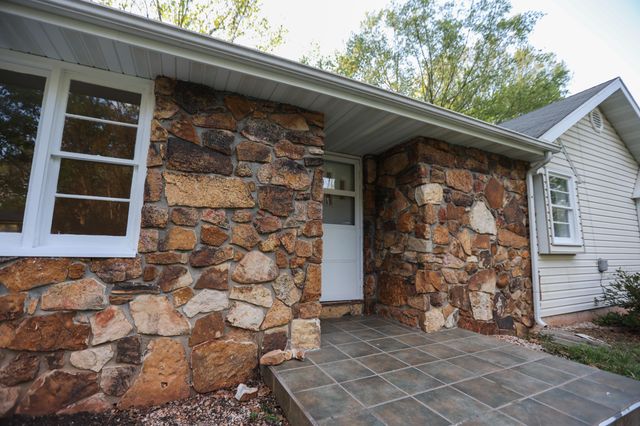 3527 S Ferguson Avenue, Springfield, MO 65807