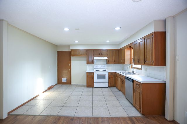 3527 S Ferguson Avenue, Springfield, MO 65807