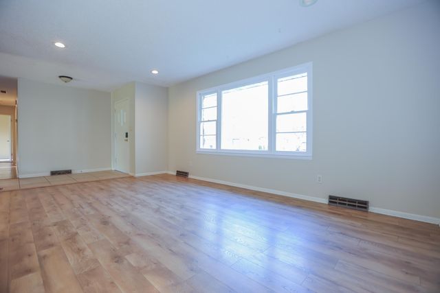 3527 S Ferguson Avenue, Springfield, MO 65807