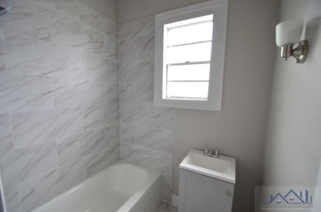 317 Canal St, Houma, LA 70360