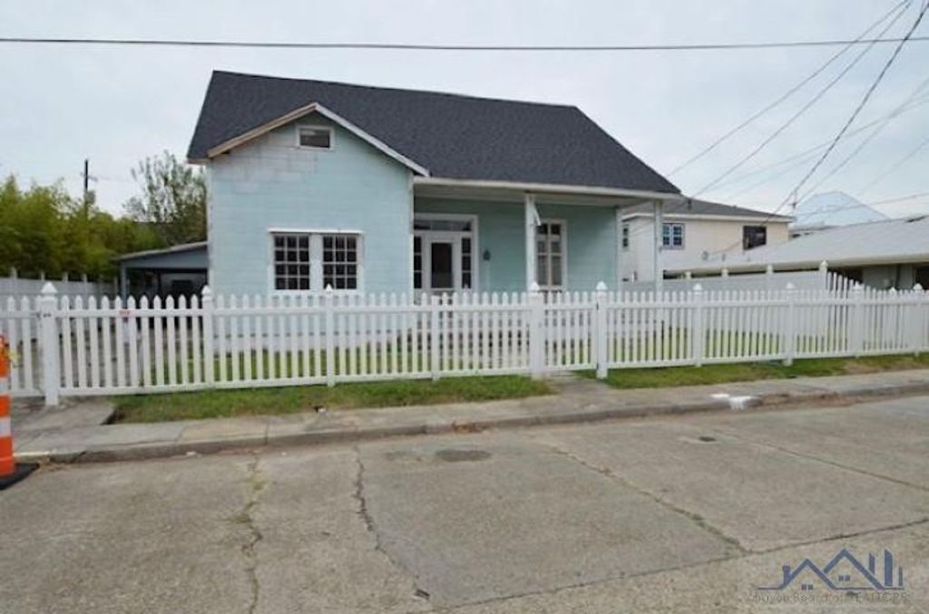 317 Canal St, Houma, LA 70360