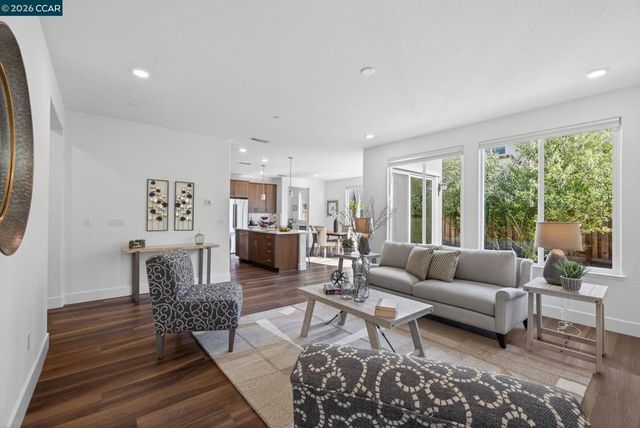 284 Bear Creek Dr, Brentwood, CA 94513