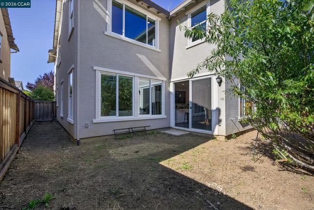 284 Bear Creek Dr, Brentwood, CA 94513