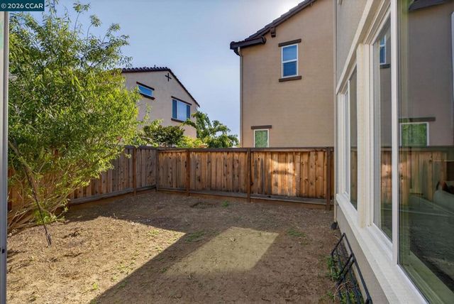 284 Bear Creek Dr, Brentwood, CA 94513