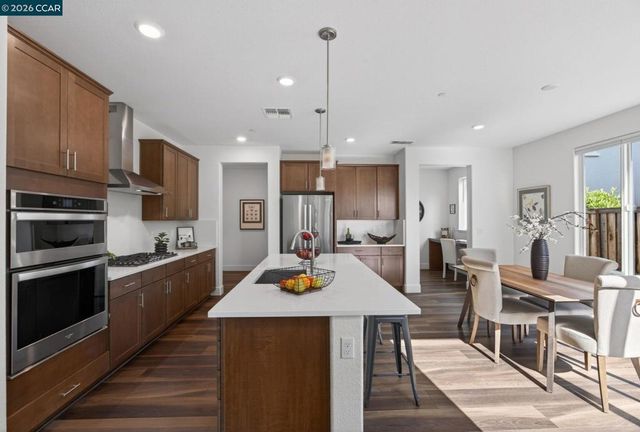 284 Bear Creek Dr, Brentwood, CA 94513