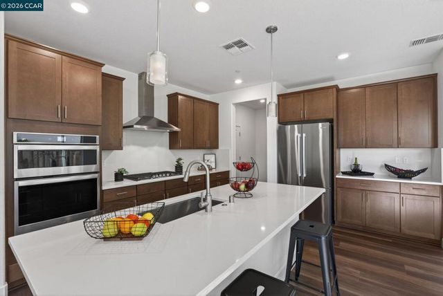 284 Bear Creek Dr, Brentwood, CA 94513
