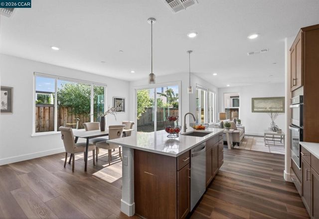284 Bear Creek Dr, Brentwood, CA 94513