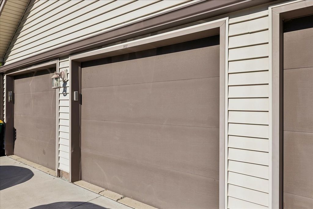 912 Stradford Circle B, Buffalo Grove, IL 60089 — photo 3