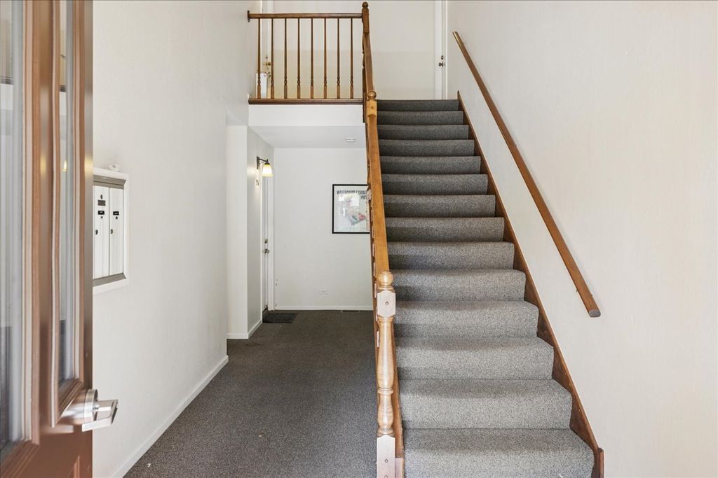 912 Stradford Circle B, Buffalo Grove, IL 60089 — photo 4