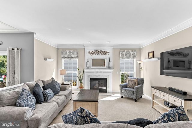 702 MOUNT HOLLY PL NE, Leesburg, VA 20176