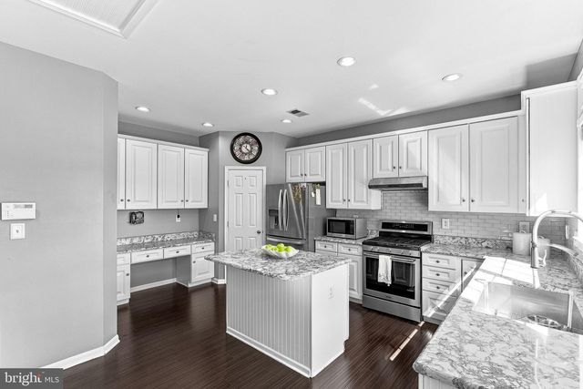 702 MOUNT HOLLY PL NE, Leesburg, VA 20176