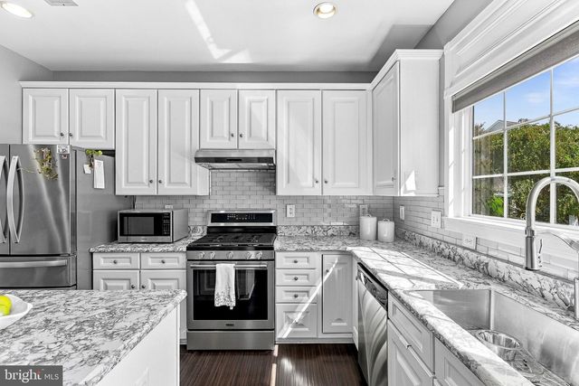702 MOUNT HOLLY PL NE, Leesburg, VA 20176