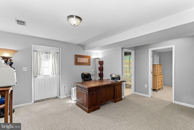 702 MOUNT HOLLY PL NE, Leesburg, VA 20176