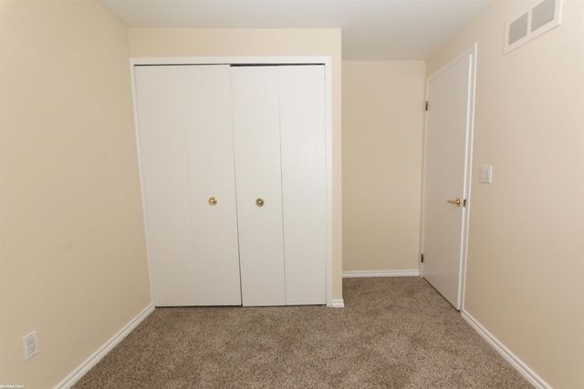 17088 Kingsbrooke Drive, Clinton Township, MI 48038