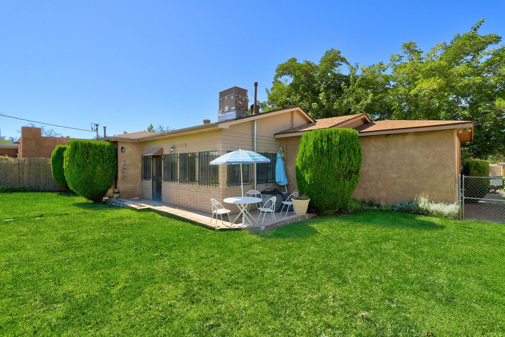 2930 Jefferson Street NE, Albuquerque, NM 87110