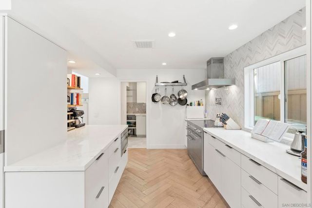 13751 Mercado Drive, Del Mar, CA 92014