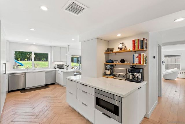 13751 Mercado Drive, Del Mar, CA 92014