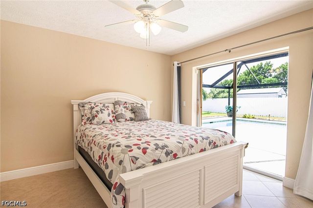 3929 SE 10th AVE, Cape Coral, FL 33904