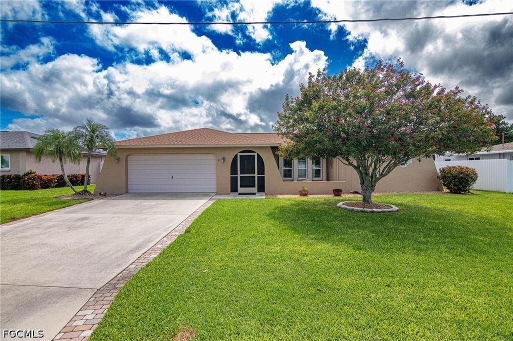 3929 SE 10th AVE, Cape Coral, FL 33904