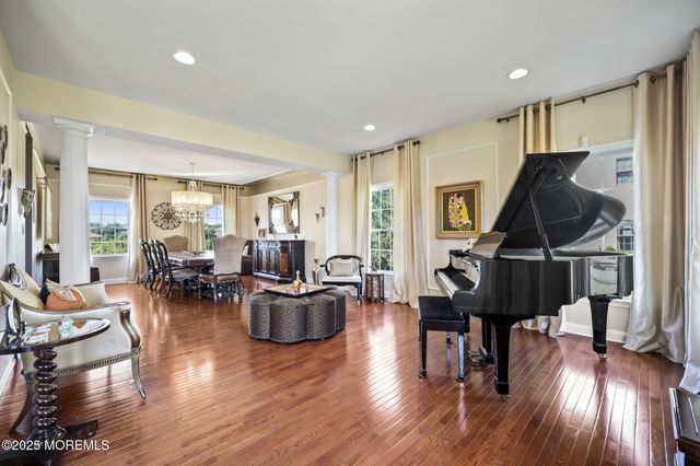 20 Courtney Court, Freehold, NJ 07728
