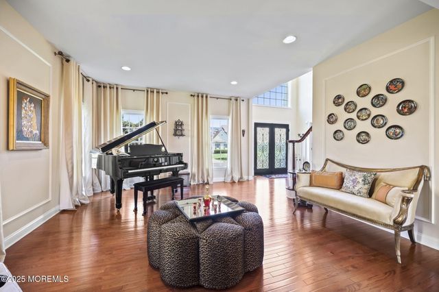 20 Courtney Court, Freehold, NJ 07728