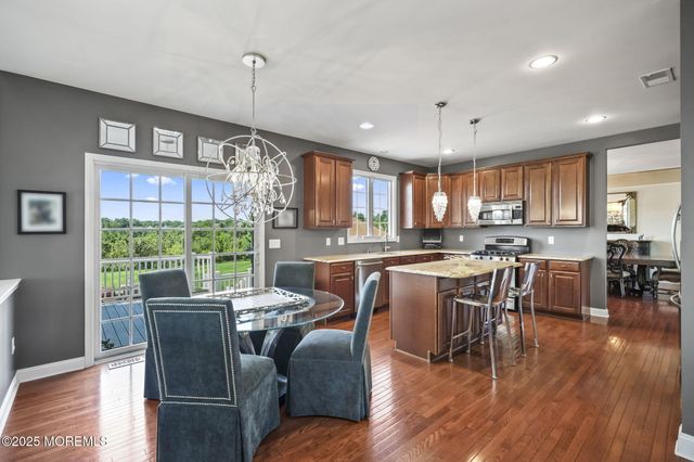 20 Courtney Court, Freehold, NJ 07728