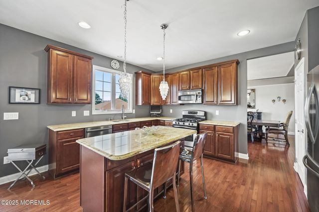20 Courtney Court, Freehold, NJ 07728