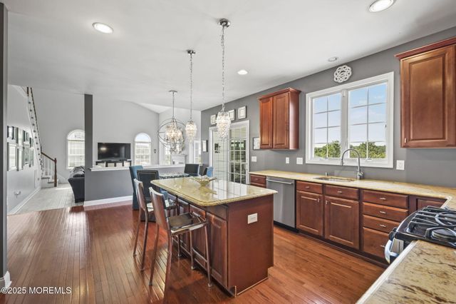 20 Courtney Court, Freehold, NJ 07728