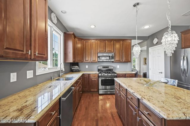 20 Courtney Court, Freehold, NJ 07728