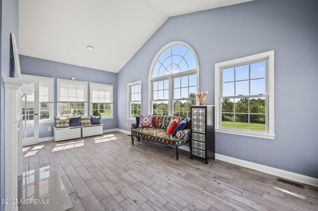 20 Courtney Court, Freehold, NJ 07728