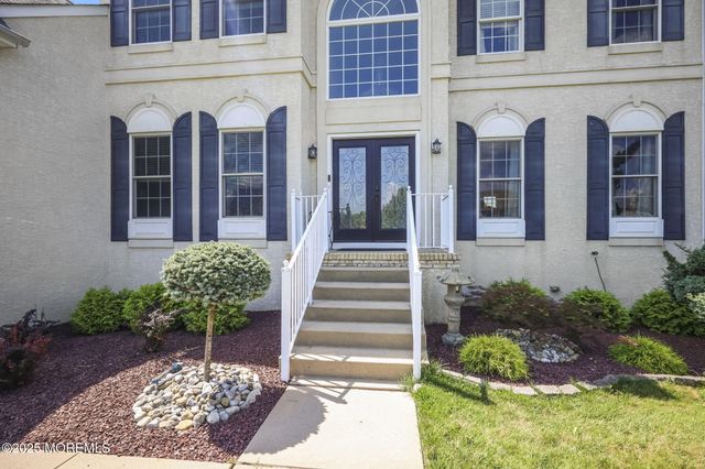 20 Courtney Court, Freehold, NJ 07728