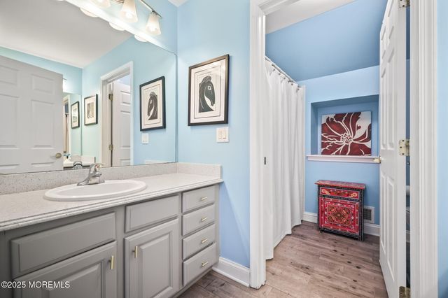 20 Courtney Court, Freehold, NJ 07728