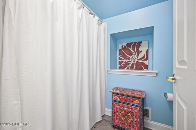 20 Courtney Court, Freehold, NJ 07728