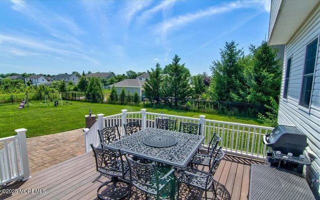 20 Courtney Court, Freehold, NJ 07728