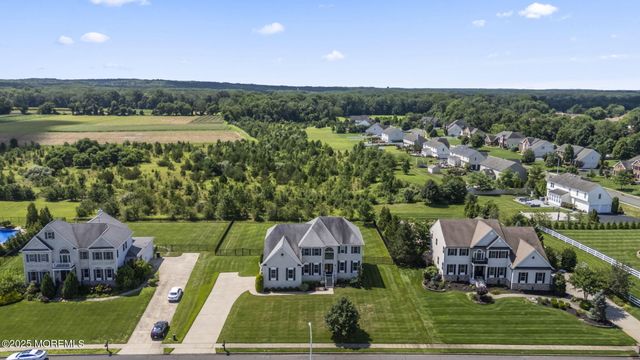20 Courtney Court, Freehold, NJ 07728