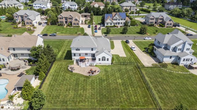 20 Courtney Court, Freehold, NJ 07728