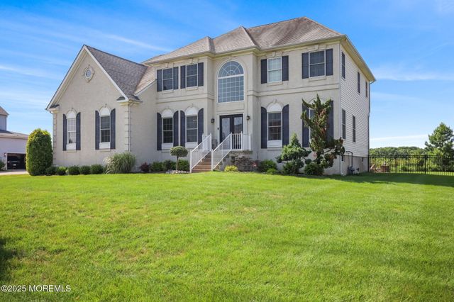 20 Courtney Court, Freehold, NJ 07728