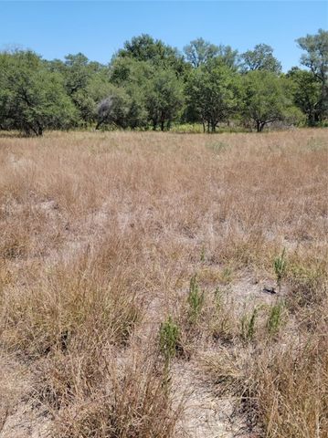 12 Post Oak Road, Inez, TX 77968