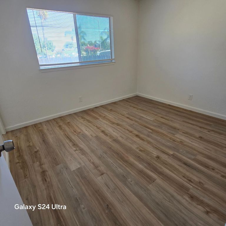 Image 11 of property listing at 2558 S Backer Avenue, Fresno, CA 93725