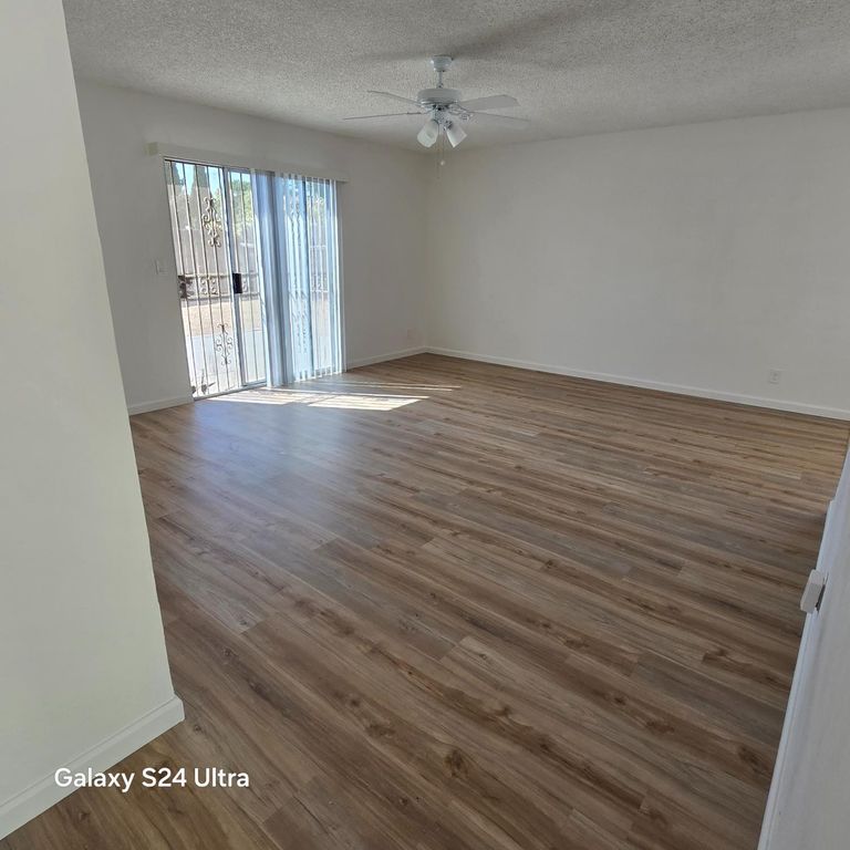 Image 5 of property listing at 2558 S Backer Avenue, Fresno, CA 93725