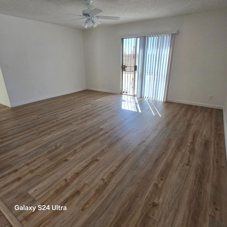 Image 6 of property listing at 2558 S Backer Avenue, Fresno, CA 93725