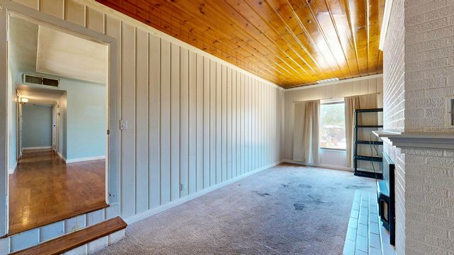 1902 Wisconsin Street NE, Albuquerque, NM 87110